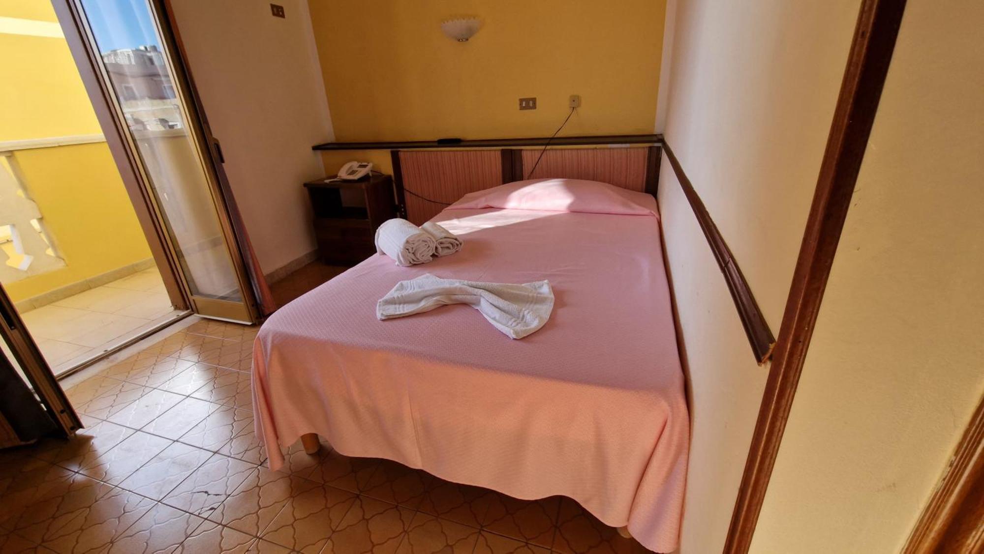 Hotel Le Pelagie Лампедуза Экстерьер фото